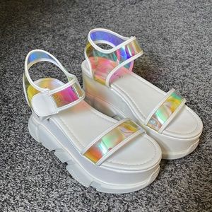 Liliana rave platforms